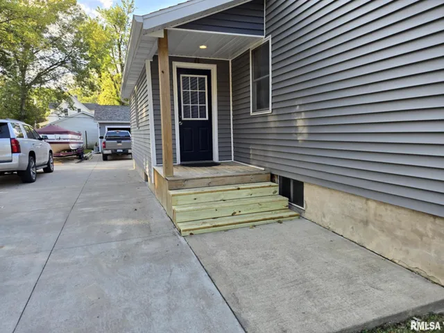 $164,900 | 238 West Vine Street, Canton, IL 61520