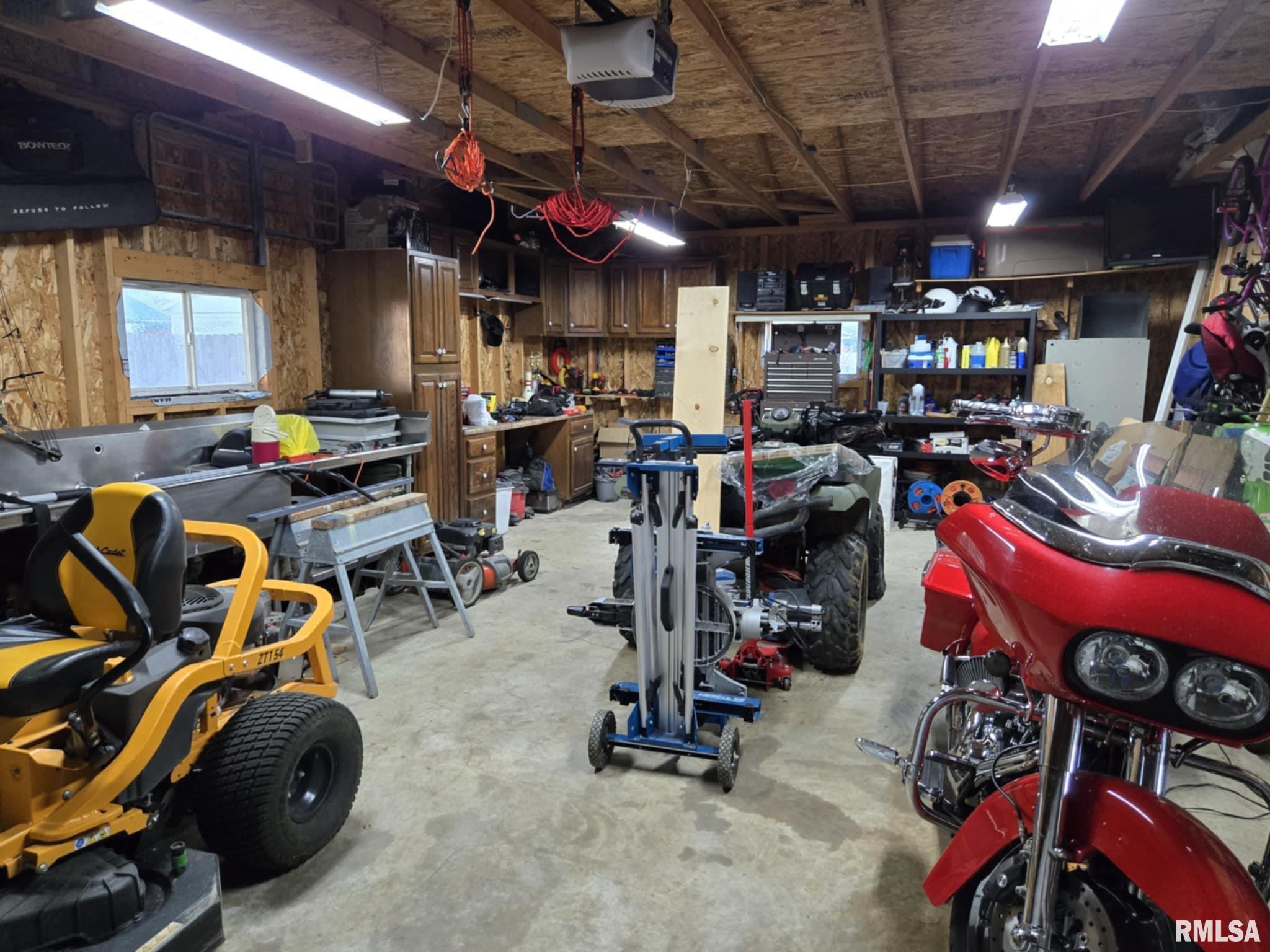 238 West Vine Street Canton, IL 61520 - Photo 42 of 43