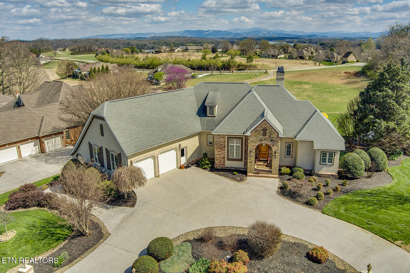 200 Eagle Circle Vonore, TN 37885 - Photo 1 of 10 01_EagleCircle_200_FrontElevated