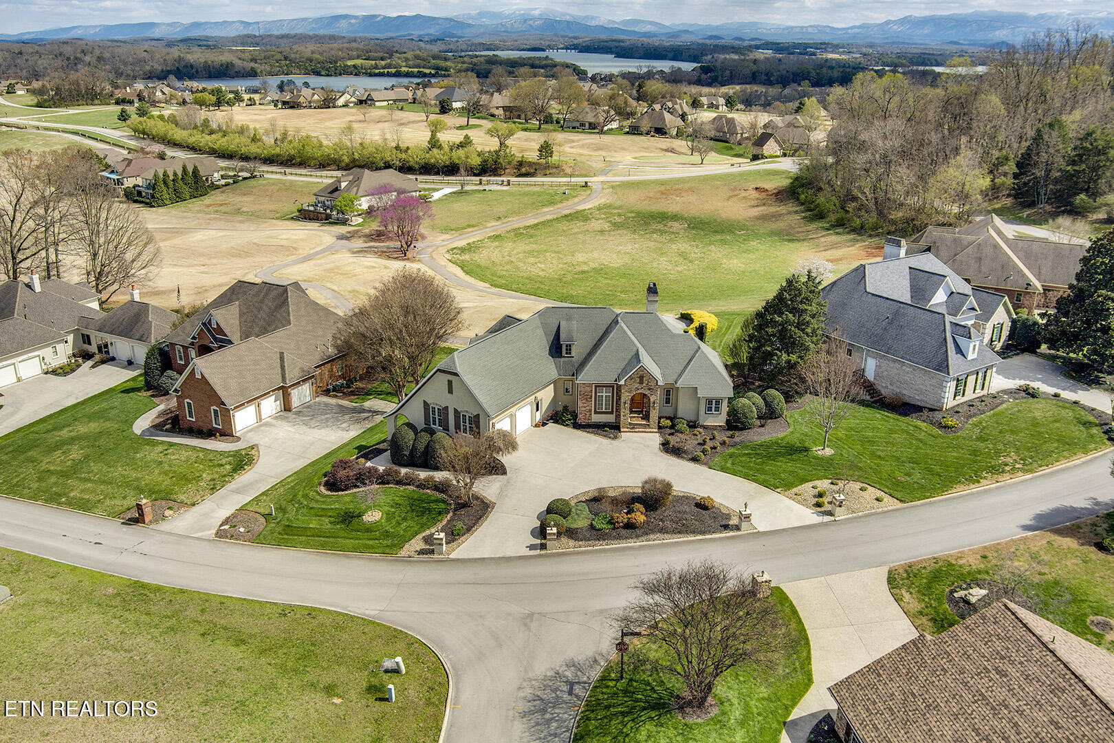 200 Eagle Circle Vonore, TN 37885 - Photo 4 of 10 54_EagleCircle_200_FrontElevatedWide