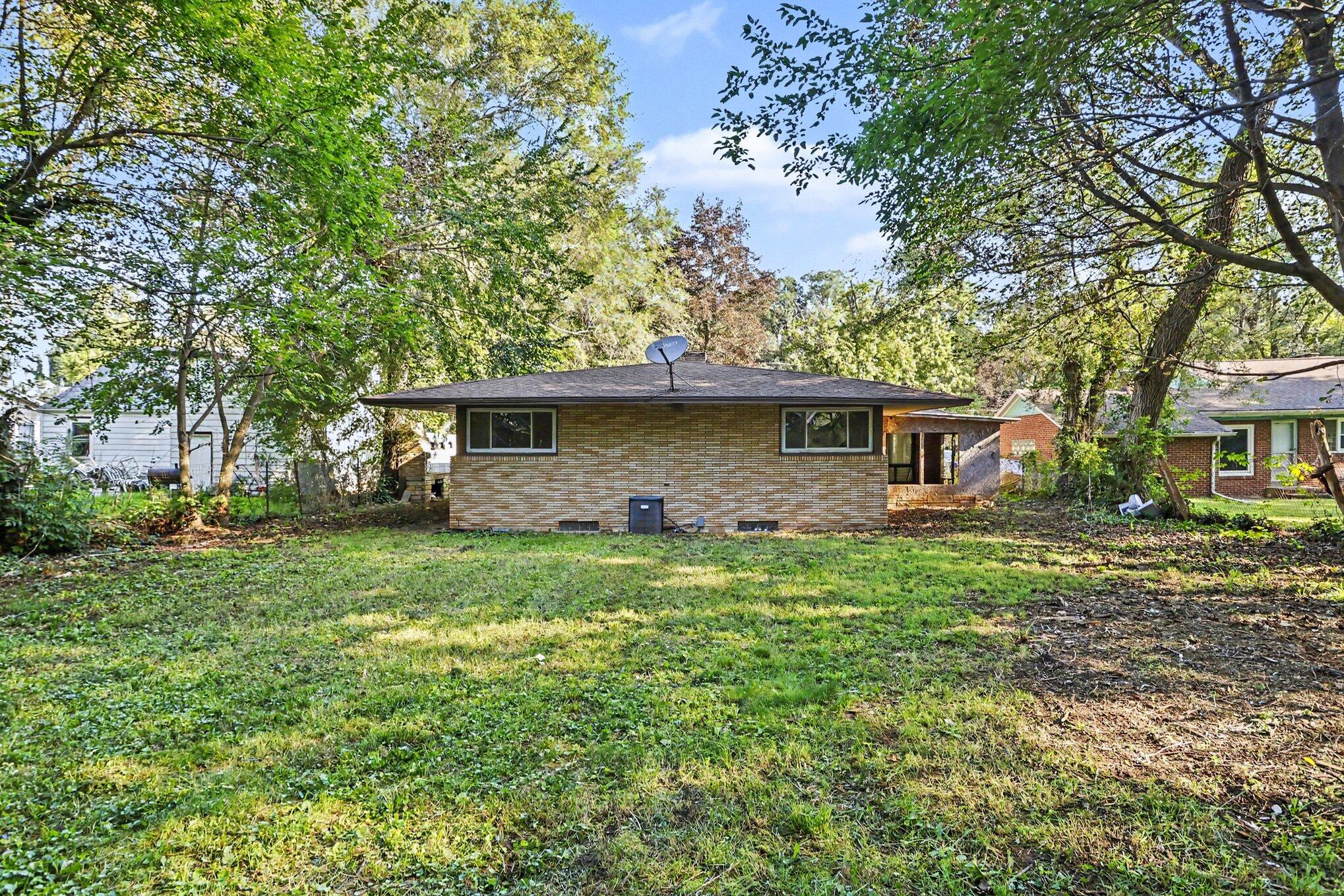 152 Hampton Road Benton Harbor, MI 49022 - Photo 15 of 17 016_file_4680