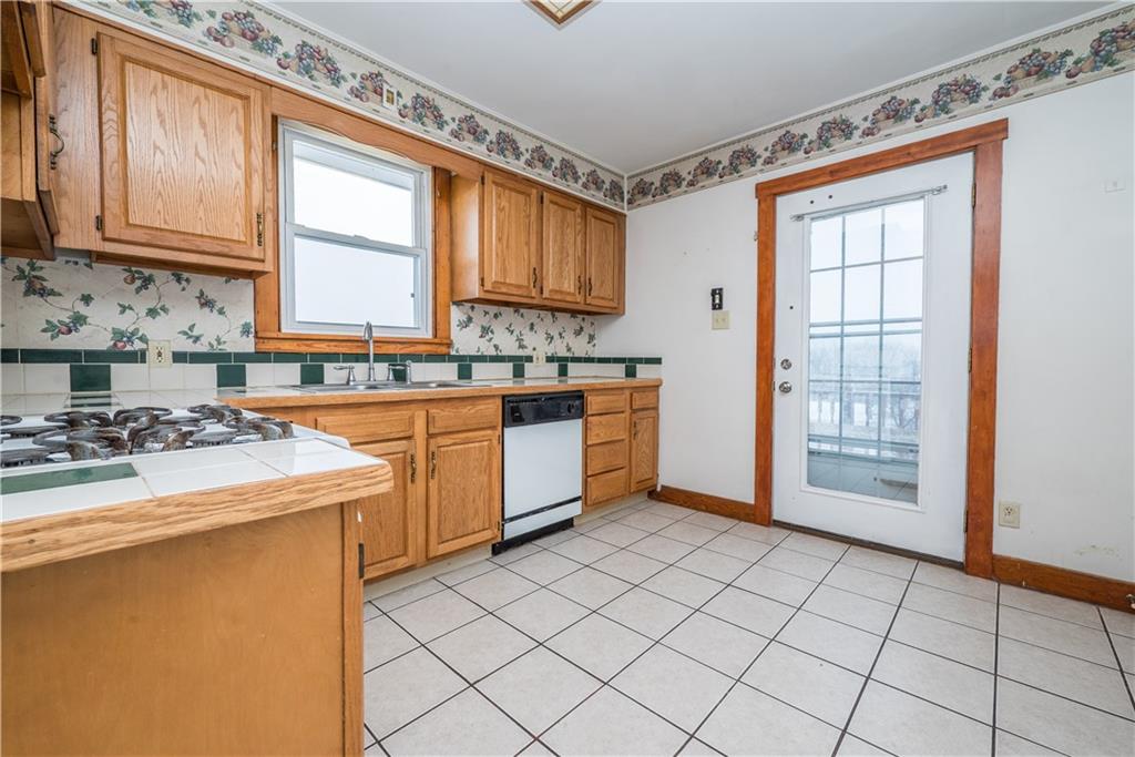3900 Willett Road Pittsburgh, PA 15227 - Photo 11 of 40 Gallery Image 11