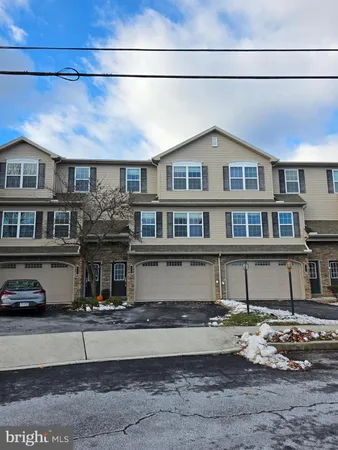 $299,900 | 112 Old Schoolhouse Lane, Mechanicsburg, PA 17055