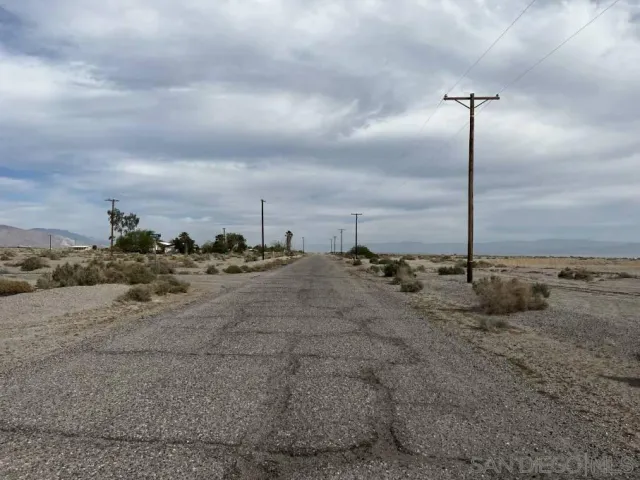 a view of a dry yard