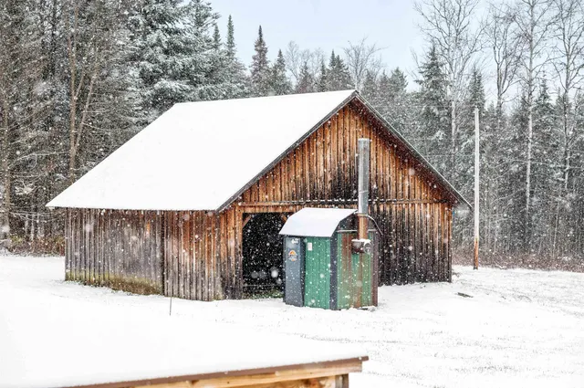 $650,000 | 130 Center Road, Hardwick, VT 05843