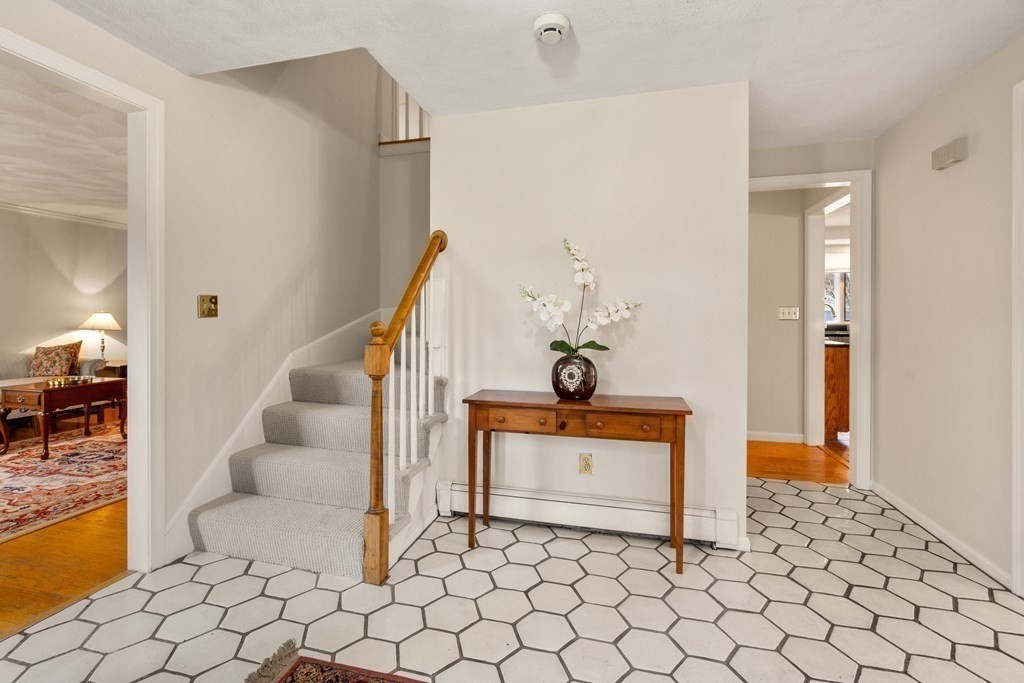 258 Stow Road Harvard, MA 01451 - Photo 8 of 32