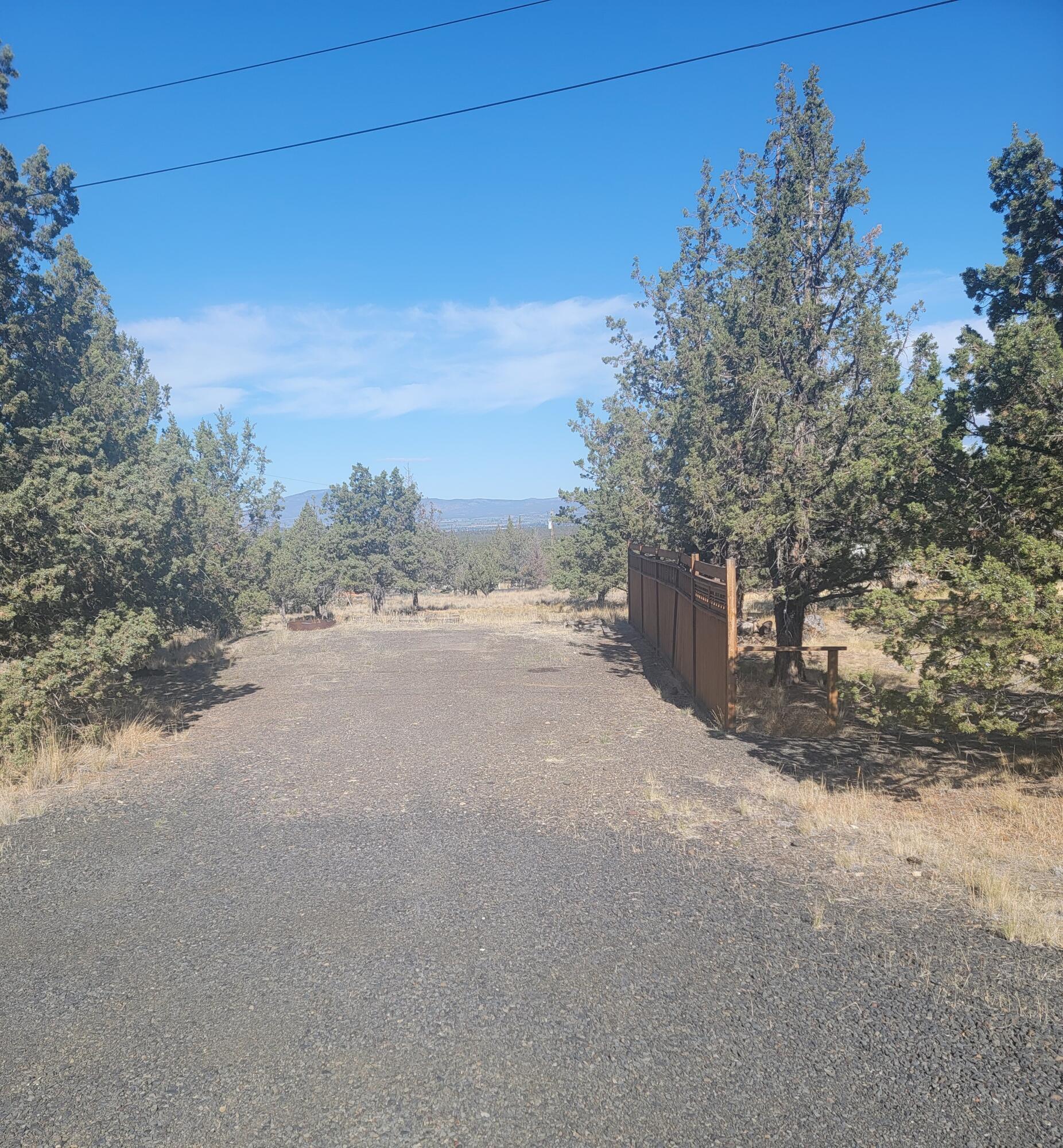 6949 Southeast Mark Road Prineville, OR 97754 - Photo 3 of 19 FULL RV HOOKUPS with driveway
