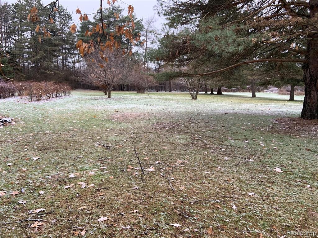 2408 Utley Road Flint, MI 48532 - Photo 33 of 33