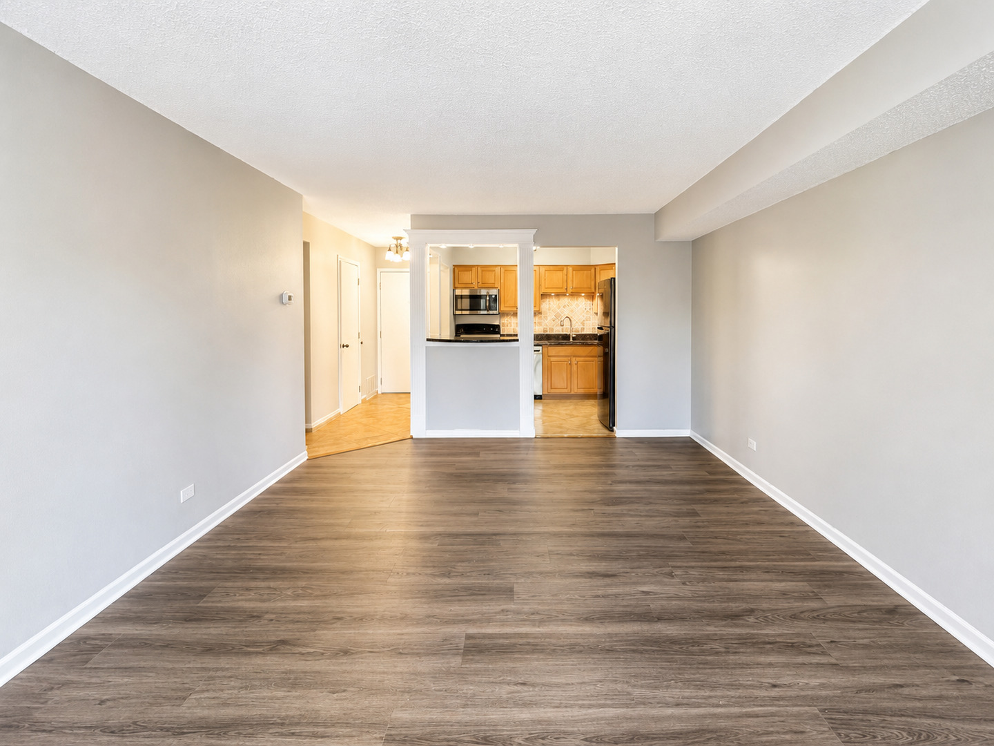 520 Biesterfield Road, Unit 209 Elk Grove Village, IL 60007 - Photo 13 of 31