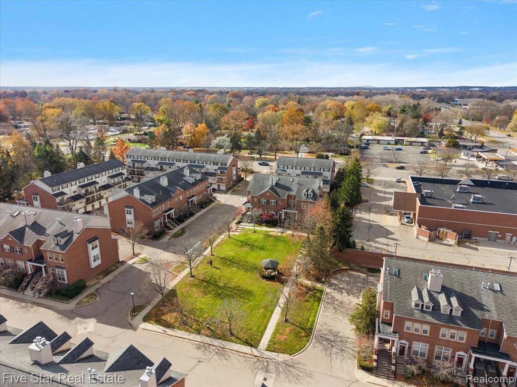 16924 Farmington Road, Unit 93 Livonia, MI 48154 - Photo 17 of 60 Gallery Image 17