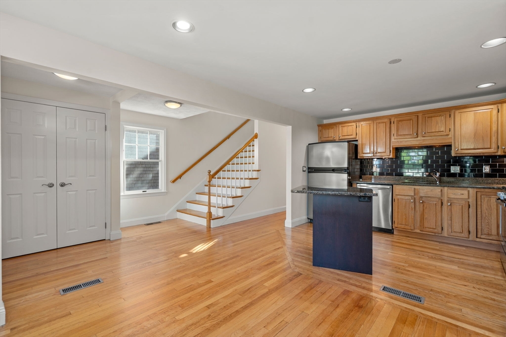 28 Hillside Road, Unit 28 Watertown, MA 02472 - Photo 5 of 42 Gallery Image 5