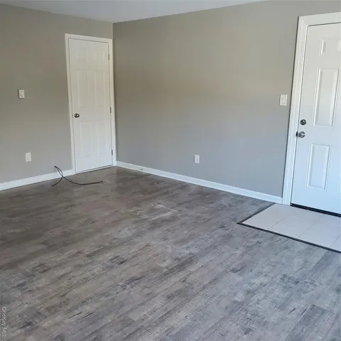 $1,800 | 191 Plains Road, Unit 3, Walden, NY 12586