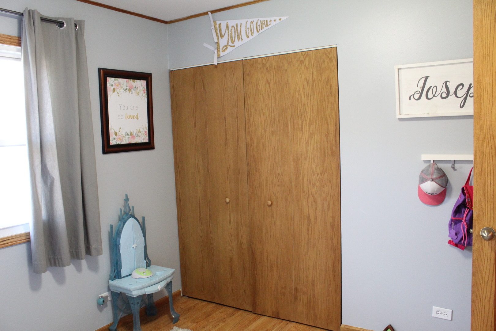 508 Northgate Road Lindenhurst, IL 60046 - Photo 13 of 27 a view of cabinets with furniture and wooden floor