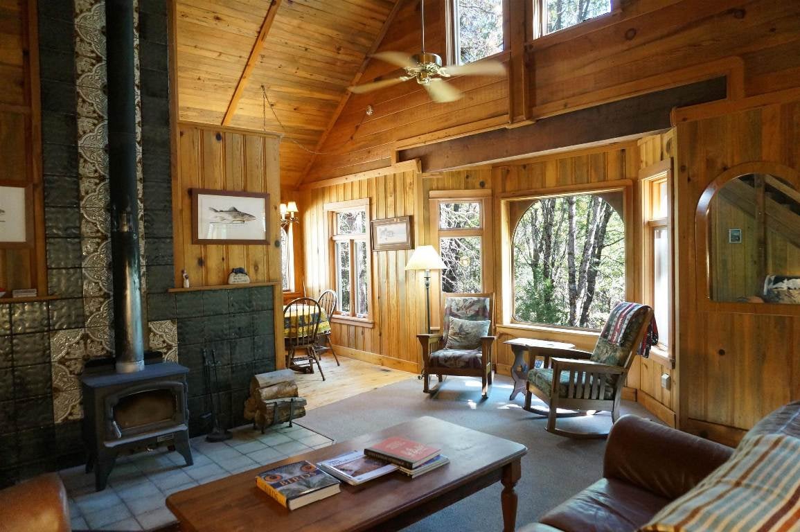 2834 South Old Stage Road Mount Shasta, CA 96067 - Photo 1 of 42 Gallery Image 1