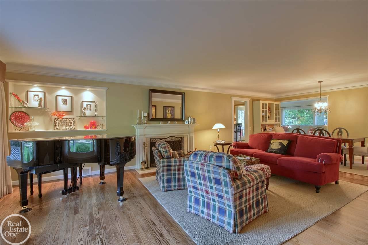 311 Cloverly Road Grosse Pointe Farms, MI 48236 - Photo 5 of 34