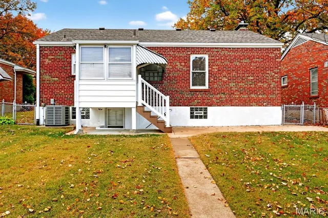 $259,900 | 5549 Lindenwood Avenue, St. Louis, MO 63109