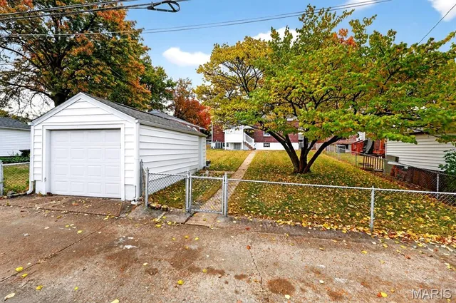 $259,900 | 5549 Lindenwood Avenue, St. Louis, MO 63109