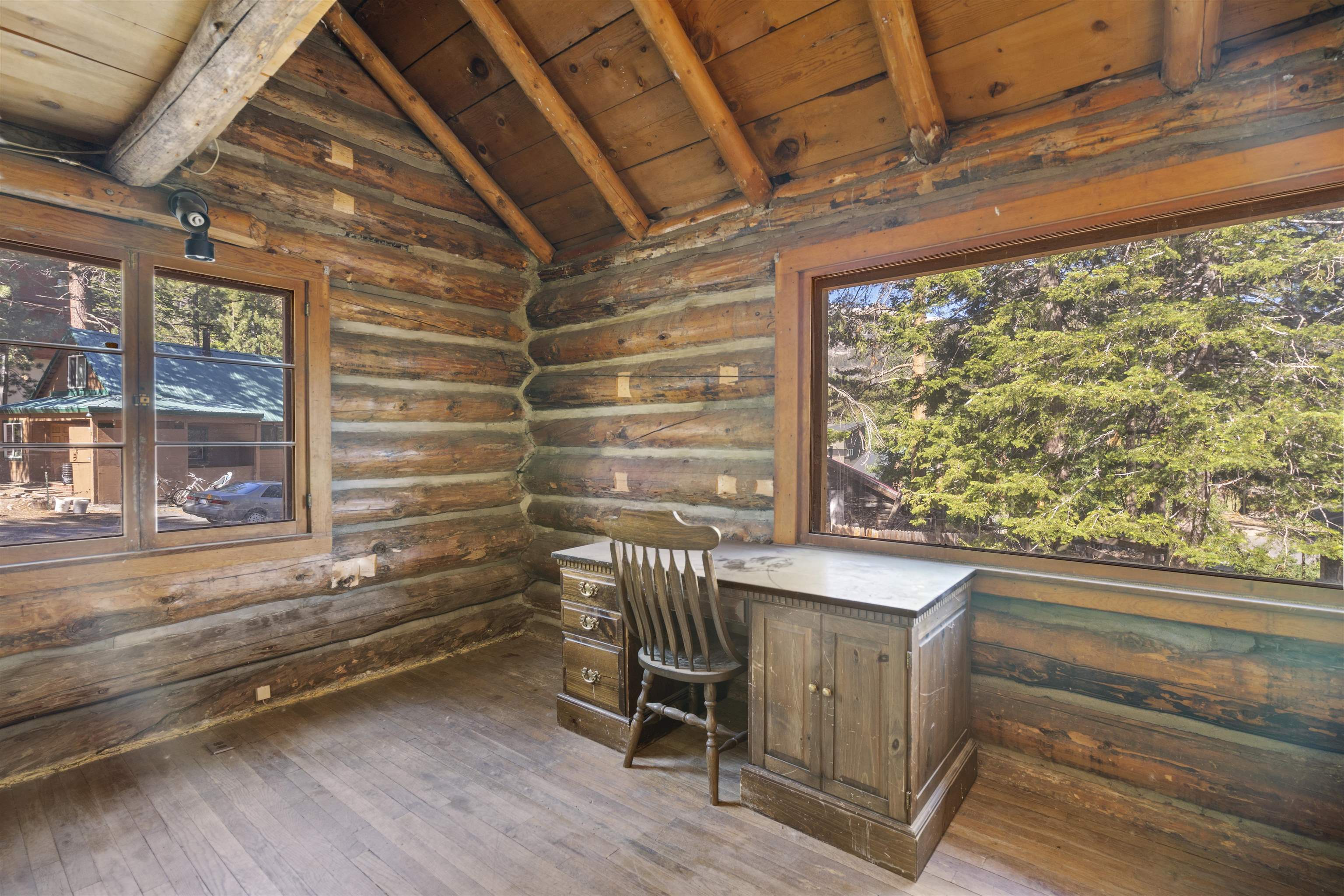 40 Gull Street Mammoth Lakes, CA 93546 - Photo 11 of 44 a view of entryway with wooden floor