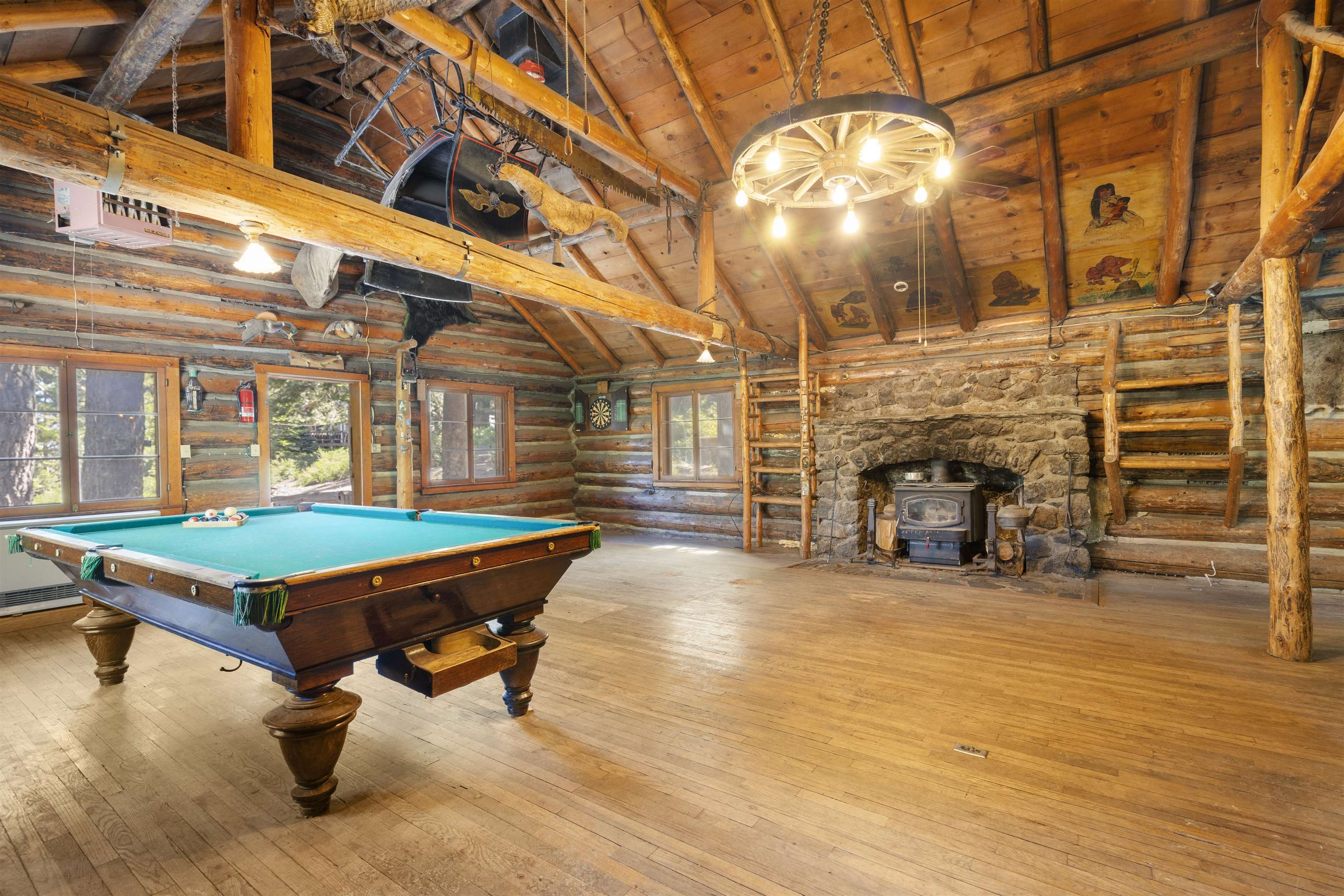40 Gull Street Mammoth Lakes, CA 93546 - Photo 2 of 44 a room with furniture and pool table