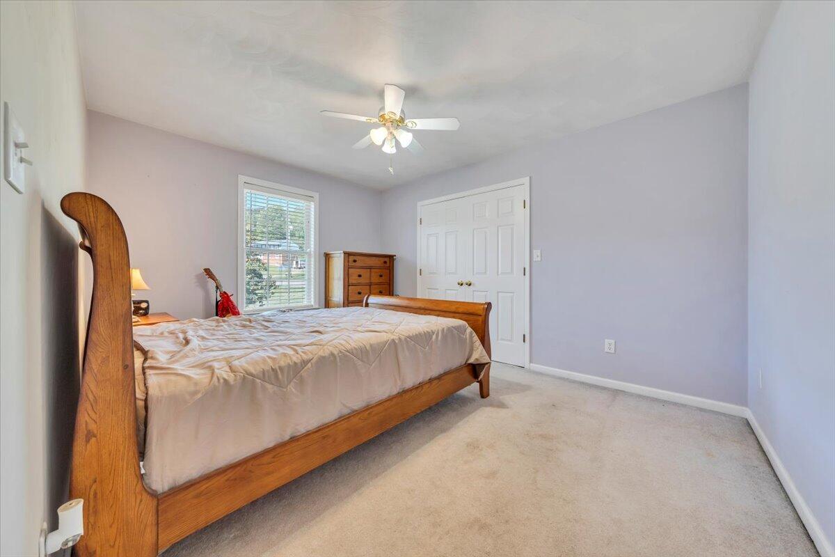 3609 Carson Road Roanoke, VA 24012 - Photo 27 of 52 28-MIB04776