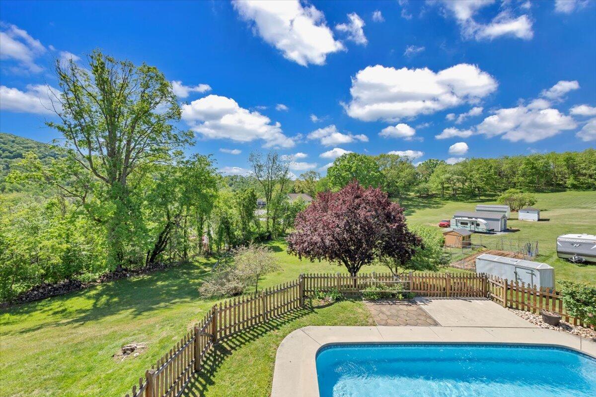 3609 Carson Road Roanoke, VA 24012 - Photo 31 of 52 32-MIB04737