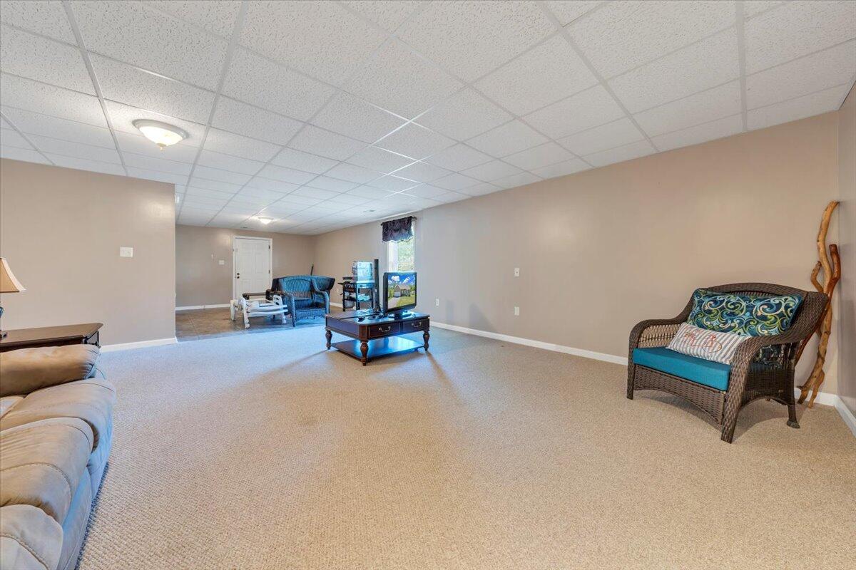 3609 Carson Road Roanoke, VA 24012 - Photo 35 of 52 36-MIB04788