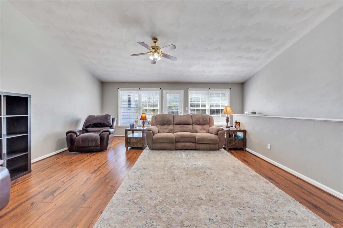 3609 Carson Road Roanoke, VA 24012 - Photo 6 of 52 06-MIB04722