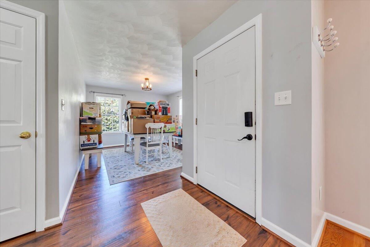 3609 Carson Road Roanoke, VA 24012 - Photo 9 of 52 09-MIB04695