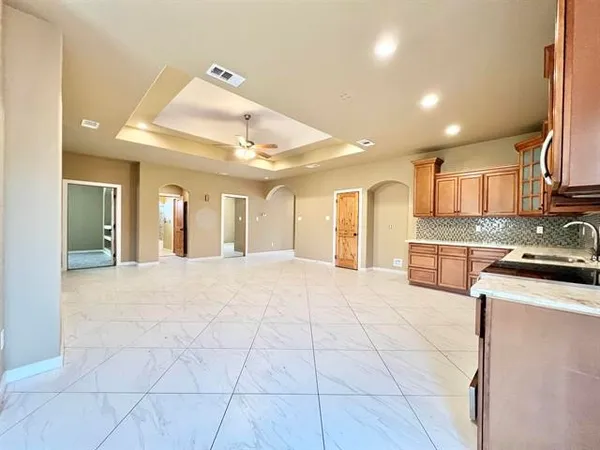$2,595 | 12430 Keith Road, Beaumont, TX 77713