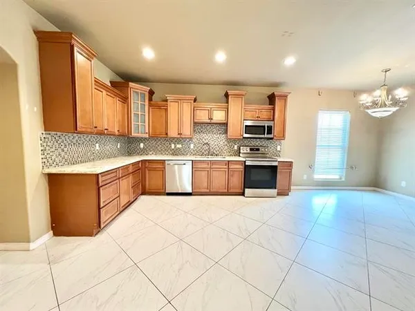 $2,595 | 12430 Keith Road, Beaumont, TX 77713