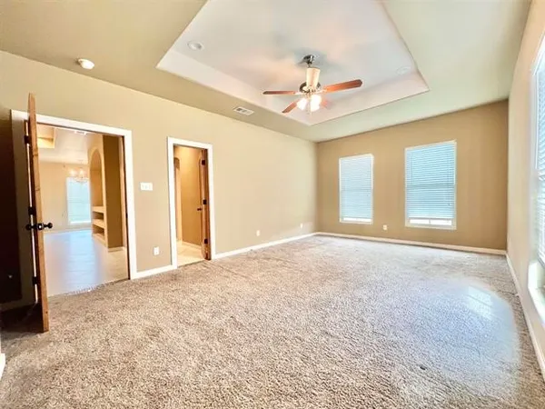 $2,595 | 12430 Keith Road, Beaumont, TX 77713