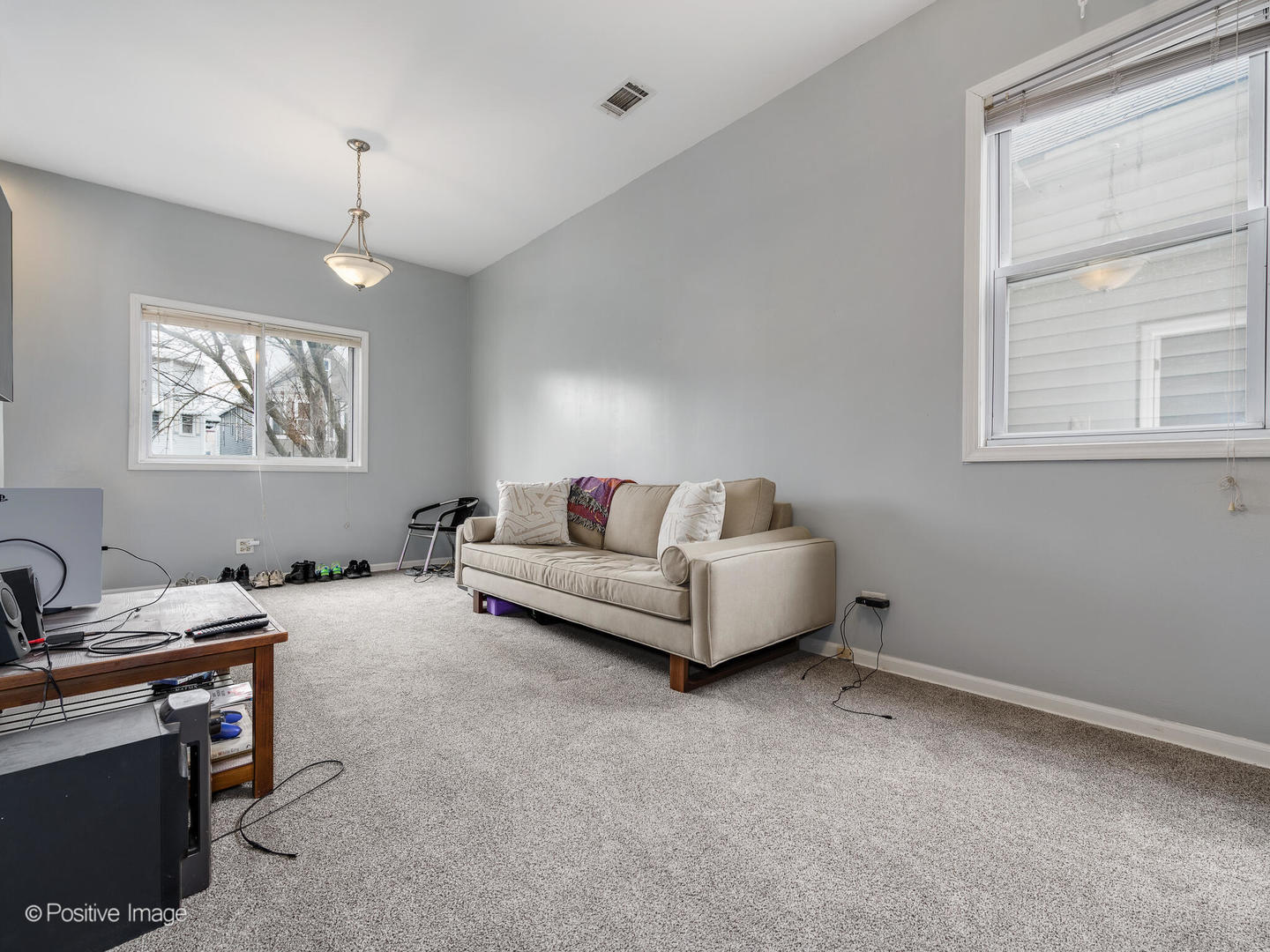 2620 West Homer Street Chicago, IL 60647 - Photo 12 of 31 a living room with furniture and a window