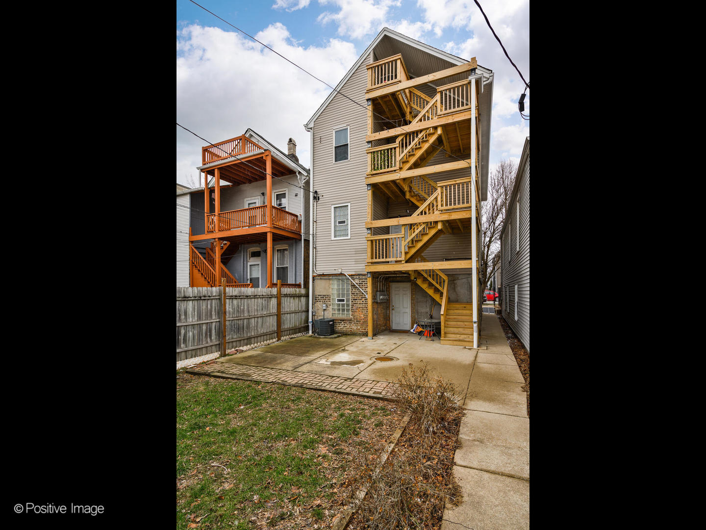 2620 West Homer Street Chicago, IL 60647 - Photo 27 of 31 a view of a house with a door