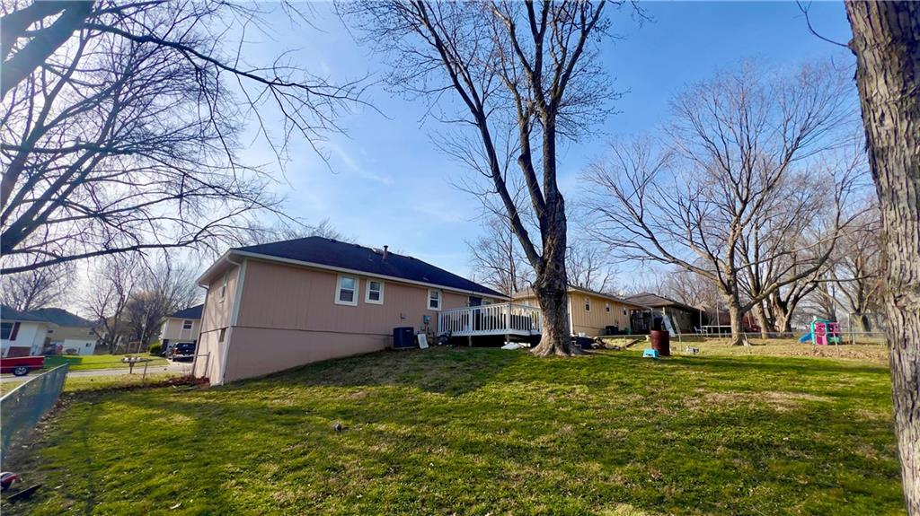1924 Southwest 5th Street Blue Springs, MO 64014 - Photo 4 of 4