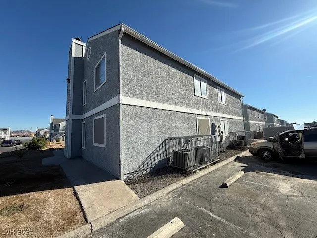 $1,050 | 1983 Cosmic Drive, Unit 193, Las Vegas, NV 89115