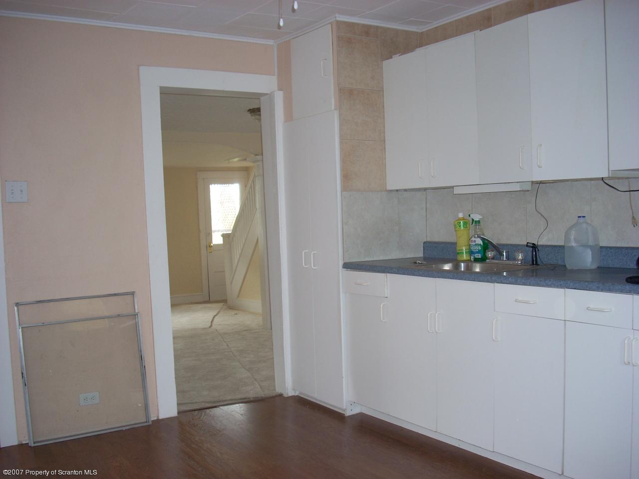 717 Hampton Street Scranton, PA 18504 - Photo 3 of 8 Gallery Image 3