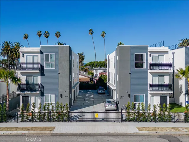 $3,900 | 2733 South La Brea Avenue, Unit 1/2, Los Angeles, CA 90016