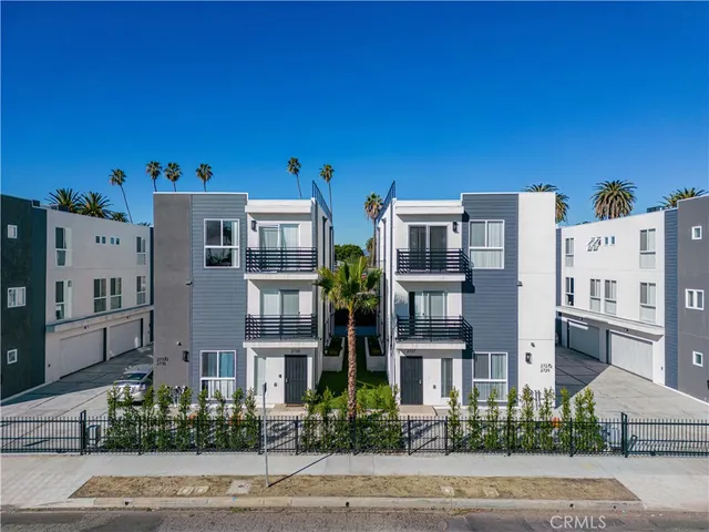 $3,900 | 2733 South La Brea Avenue, Unit 1/2, Los Angeles, CA 90016