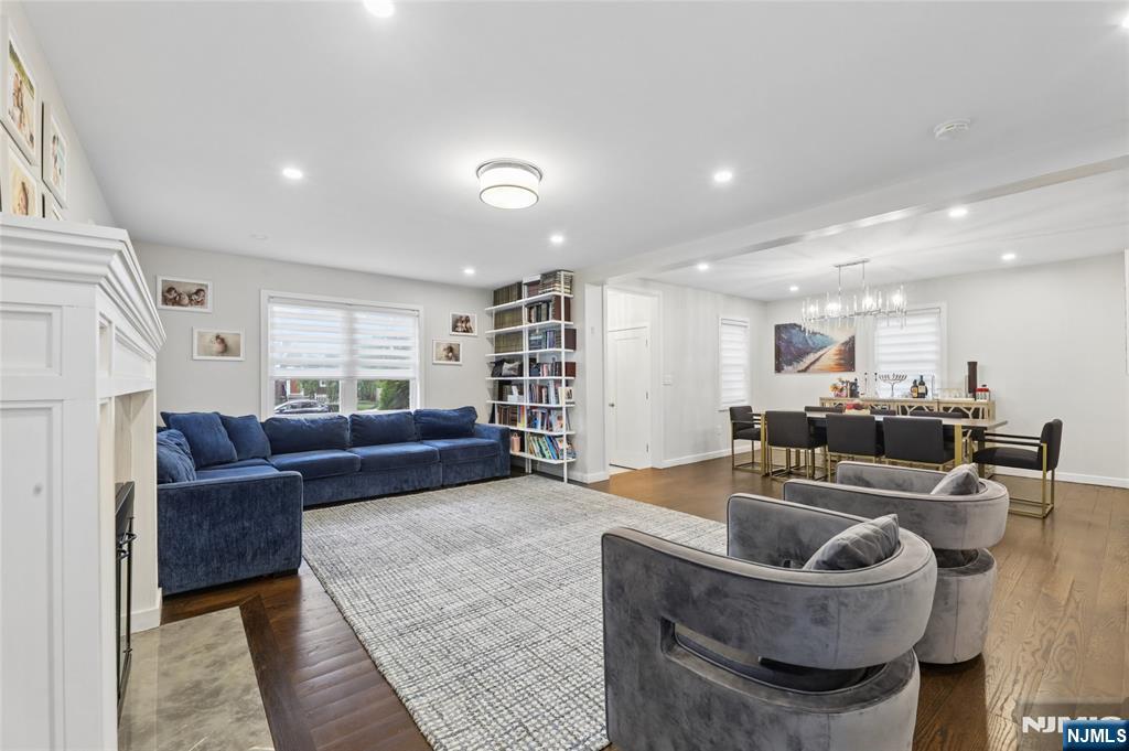 373 Briarcliffe Road Teaneck, NJ 07666 - Photo 4 of 29