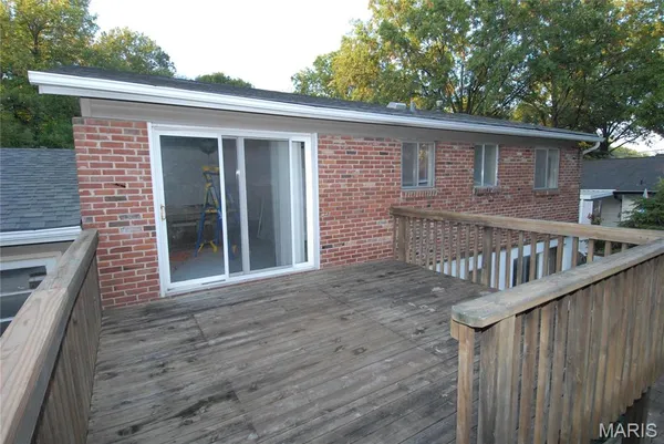 $2,025 | 12428 Marine Avenue, Maryland Heights, MO 63043