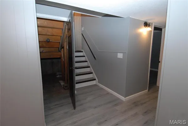 $2,025 | 12428 Marine Avenue, Maryland Heights, MO 63043