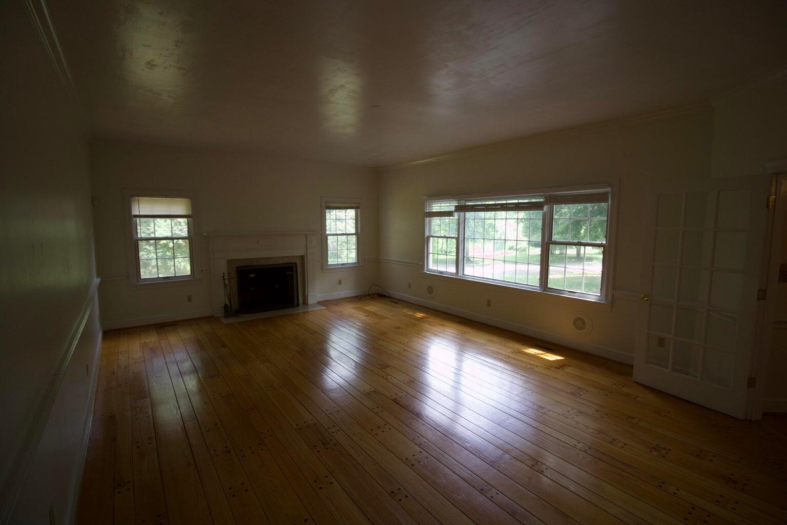 1502 Electric Road Southwest Roanoke, VA 24018 - Photo 3 of 28 2