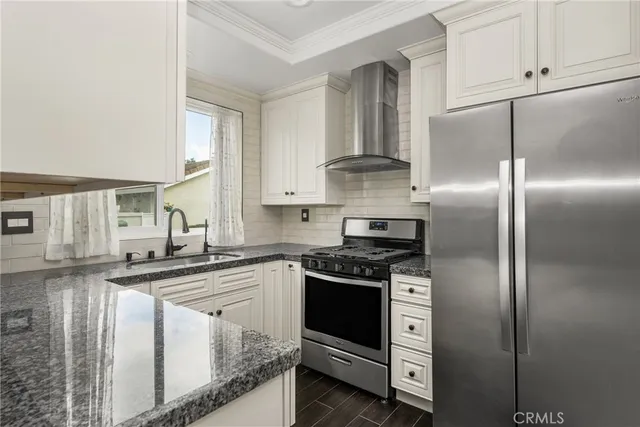 $3,500 | 109 Goldenrod, Irvine, CA 92614