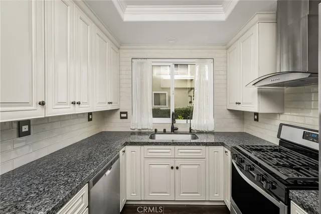 $3,500 | 109 Goldenrod, Irvine, CA 92614