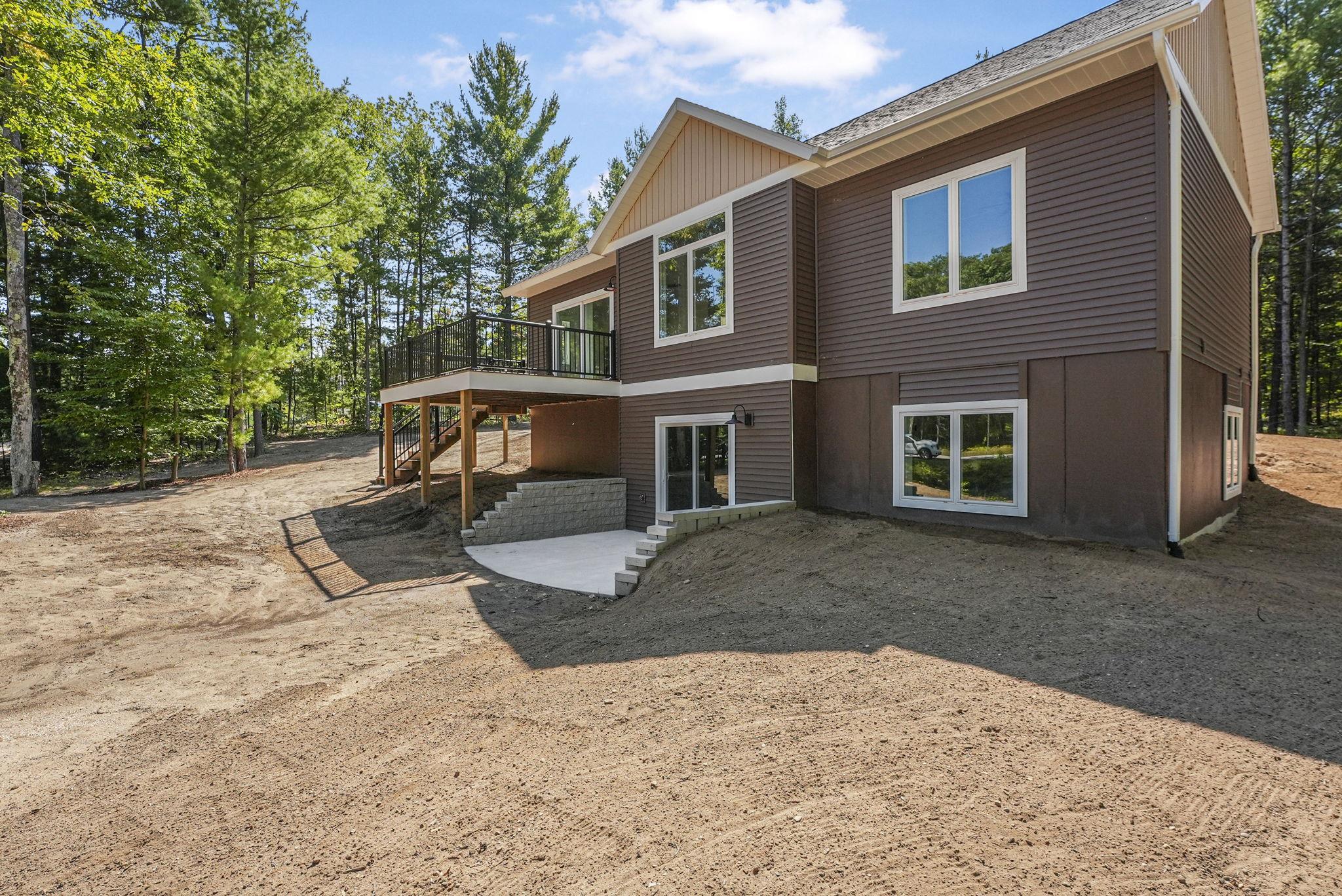 2266 Arbutus Ridge Drive Traverse City, MI 49696 - Photo 37 of 39