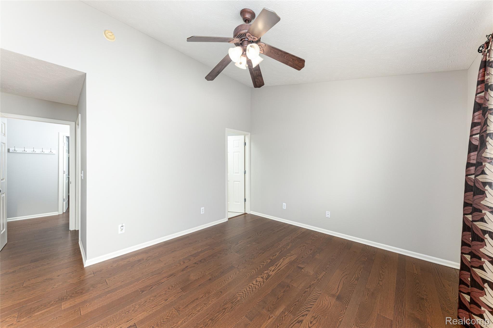 16 Sedum Road, Unit 1 Howell, MI 48843 - Photo 20 of 43 20EnSuite16 Sedum Rd (33 of 43).jpg