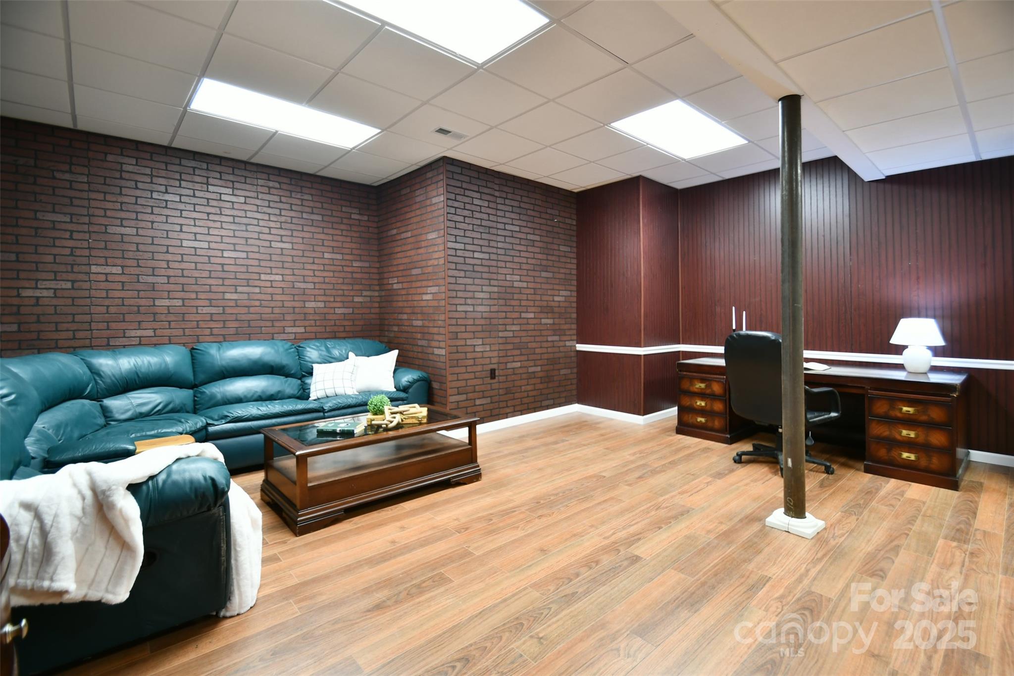 14832 Hus McGinnis Road Huntersville, NC 28078 - Photo 40 of 48 a living room with furniture
