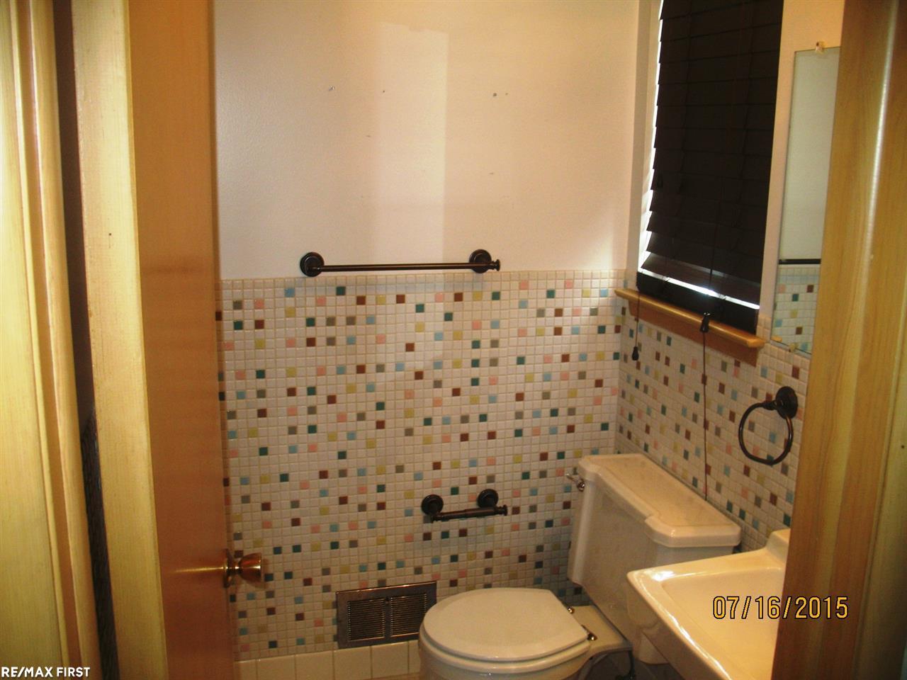 29306 Merrick Avenue Warren, MI 48092 - Photo 5 of 28 Gallery Image 5
