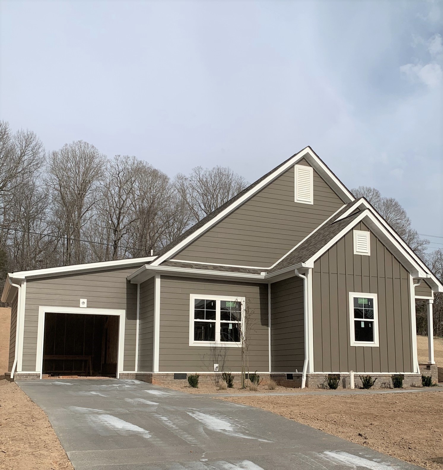 24 Sycamore Ridge West Burns, TN 37029 - Photo 1 of 47 Gallery Image 1