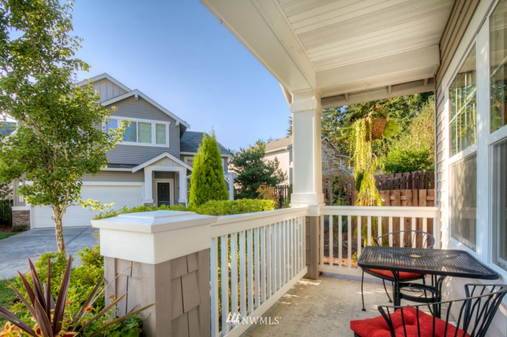 28036 Maple Ridge Way Southeast Maple Valley, WA 98038 - Photo 2 of 21